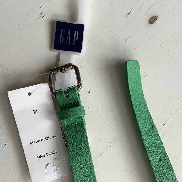 NWT GAP 3/4” thick green pebbled leather belt Medium - Picture 2 of 3